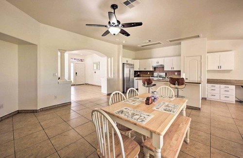 Greenacres Casa | Inviting Bakersfield Home w/ Spacious Yard!