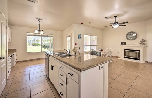 Greenacres Casa | Inviting Bakersfield Home w/ Spacious Yard!