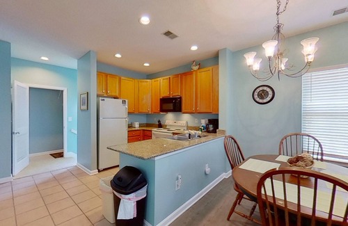 Red Hill Condominio | Inviting condo with golf, tennis, pool, central AC, & W/D
