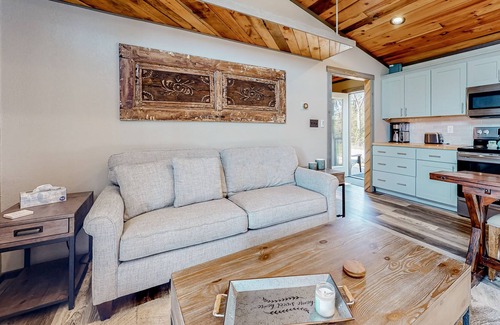 Marshall Casa | Inviting dog-friendly home with fitness area, firepit, central AC, & W/D