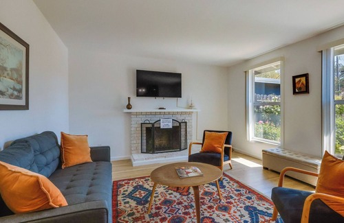 Novato Casa | Inviting Home w/ Patio: Walk to Downtown Novato!