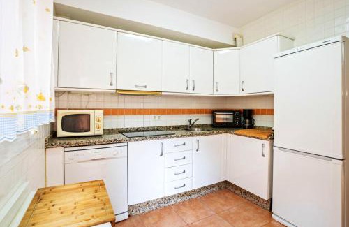Lepe Casa | Inviting house in Lepe with shared pool.