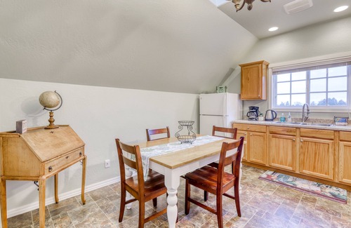 McKinleyville Casa | Casa acogedora con un patio tranquilo para relajarse y barbacoa, ¡cerca de playas y secuoyas!