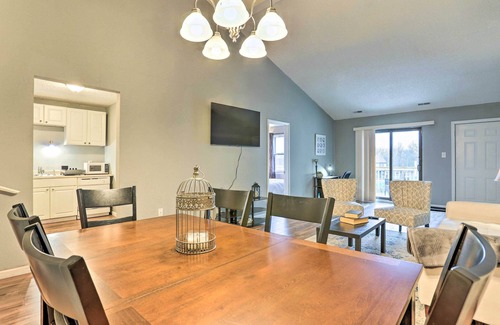 Mount Pocono Condominio | Inviting Poconos Getaway w/ Deck: Ski & Hike!