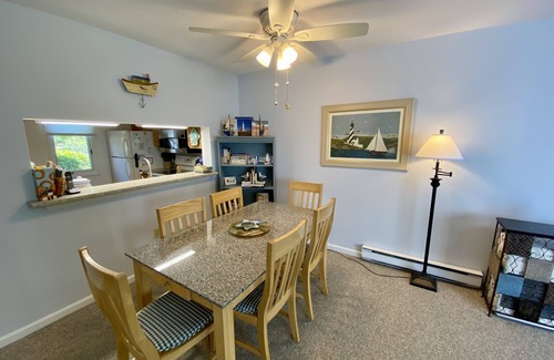 Brewster Condominio | Ocean Edge Townhouse, King Bed, Updated, Straight staircase, 2 ACs & pool (fees apply) - HO0611