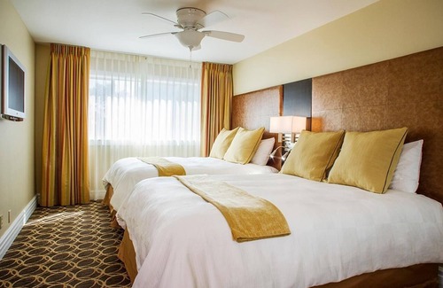 Corte Madera Hotel | Inviting Unit w/ Kitchen | Courtyard | Outdoor Pool | Free Parking