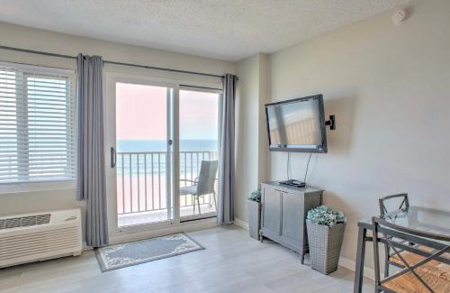 Northeast Virginia Beach Apartamento | Inviting Virginia Beach Condo with Community Pool