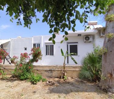 Kolymbia Apartamento | Ioanna Studio Διαμέρισμα κοντά στη θάλασσα.