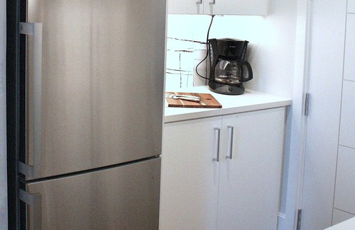 Mount Pleasant Apartamento | Nuevo apartamento de una habitación en barrio tranquilo. ¡Techos altos!