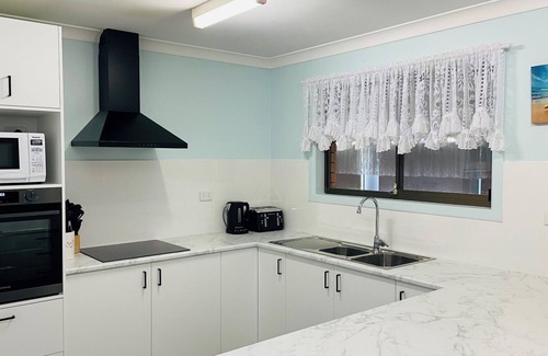 Iluka Casa | Iona - Plenty of room to park your boat.