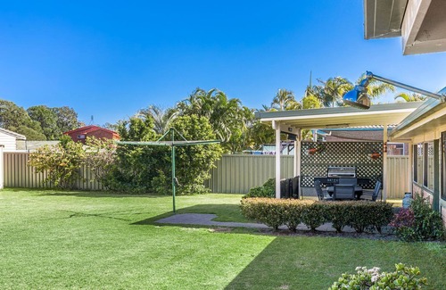Iluka Casa | Iona - Plenty of room to park your boat.