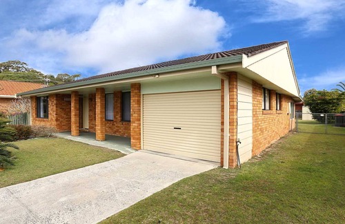Iluka Casa | Iona - Plenty of room to park your boat.