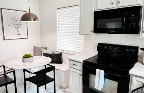 Ogden Casa | Iowa Whole House · Cozy Ski Getaway|Entire house