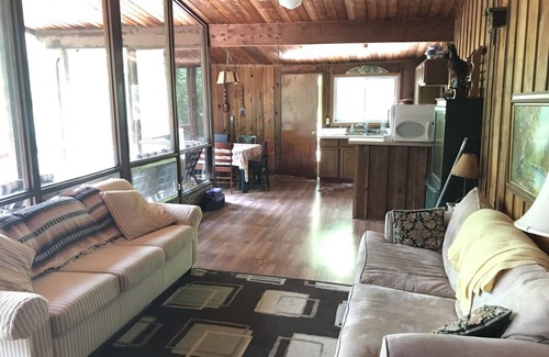 Lambton Shores Casa | Ipperwash Beach Cottage