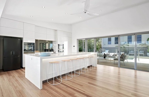 Castaways Beach Casa | Iris - Castaways Beach, Noosa (Brown & Co)