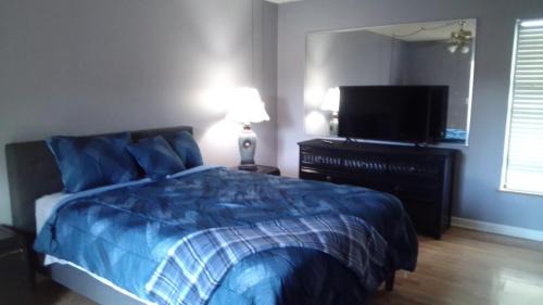 Poinciana Casa | Irises House - private room in home