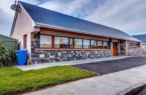 Enniscrone Casa | Irish Holiday-Enniscrone, Co Sligo, Adjacent to Enniscrone Golf, family oriented