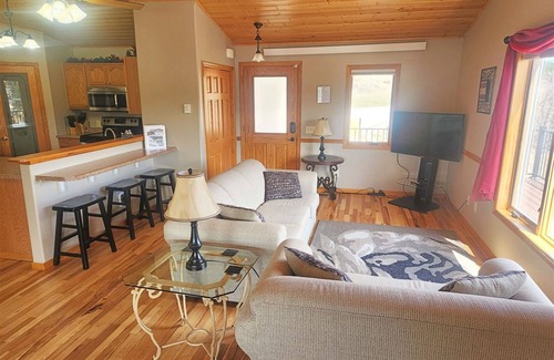 Hill City Casa | Iron Horse Lookout | 3 Bed, 2 Bath