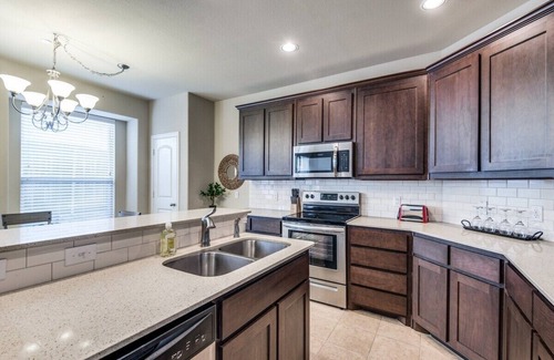 Irving Casa | Irving Bliss- 3 bedroom Charm In Heart of Irving