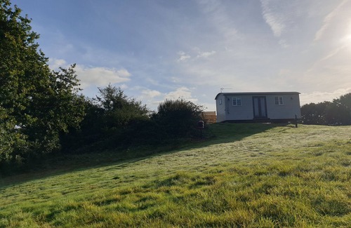 Marsham Cabina | Isabel , nestled in a peaceful farm in Marsham, North Norfolk