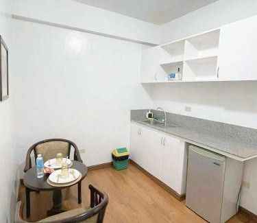 Moonwalk Hotel | Isabelle Garden Hotel & Suites