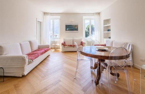 Lovere Old Town Apartamento | IseoLakeRental - La Terrazza sul Porto
