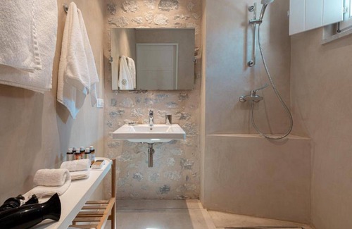 Areopoli Villa | ISholidays Mani Estate One Bedroom Sea View Superior Suite