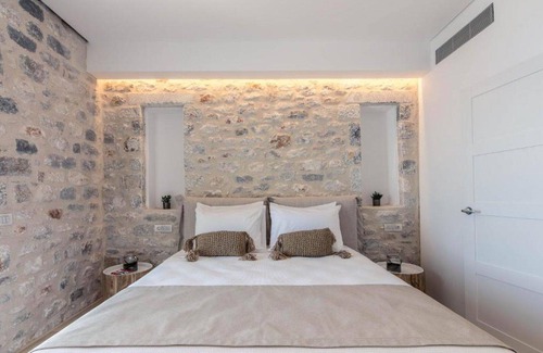 Areopoli Villa | ISholidays Mani Estate One Bedroom Sea View Superior Suite