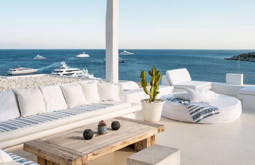 Platis Gialos Villa | ISholidays Mykonos Blu Deep Villa with PrivatePool