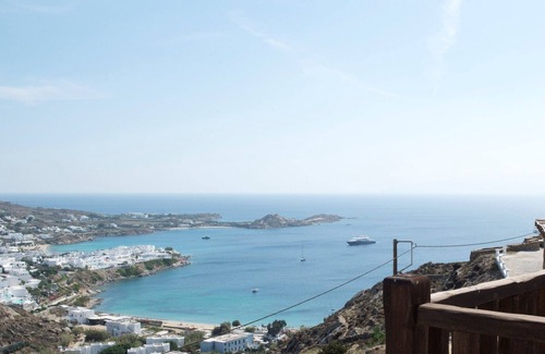 Psarou Villa | ISholidays Mykonos villa Azurite