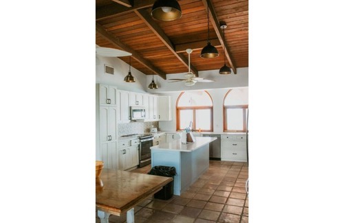 Estate Turner Hole Casa | Isla Bonita