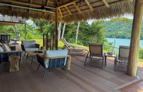 Cerro Plano Hotel | Isla Chiquita Glamping Hotel
