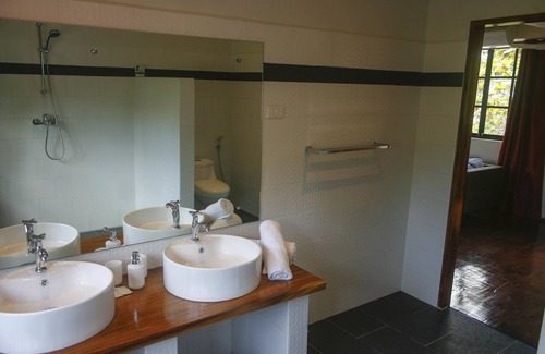 Calape Complejo | Isla Hayahay Beach Resort and Restaurant