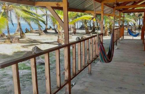 Carti Tupile Casa | Isla Yansailadub San blas habitacion privada