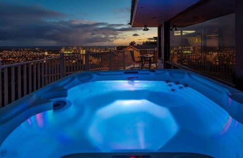 St Louis Heights Casa | This townhouse is a 3 bedroom(s), 2 bathrooms, located in Honolulu, HI.