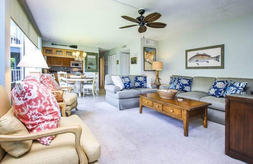Sanibel Condominio | Island Beach Club 320C is a stunning 2brm 2 bathrm, Sanibel Beach View condo!