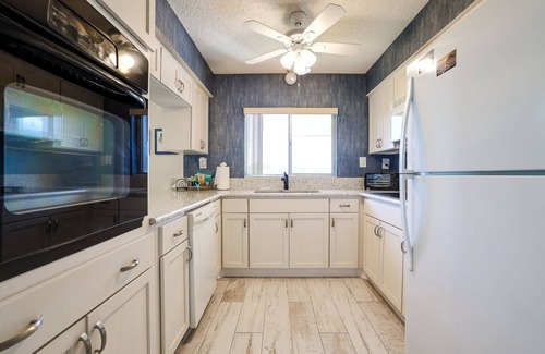 Sanibel Condominio | 2 dormitorios, 2 baños con vista a la playa