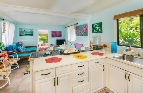 Waimanalo Cabaña | Island Style Casa con una baraja !! y cerrada, Aire Acondicionado, pasos privado a la playa