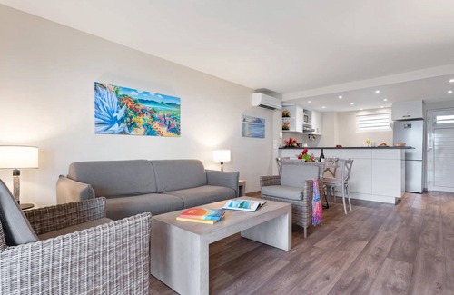 Grand Case Complejo | Island Bliss | Dive, Cruise & Unwind on Two Secluded Beaches | 3 Units