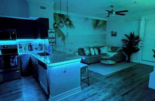 South Central Houston Apartamento | Island Breeze🌴 - 1BR/ Medical Center/ NRG/Galleria