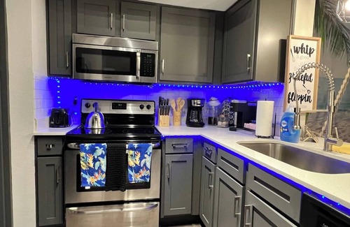 South Central Houston Apartamento | Island Breeze🌴 - 1BR/ Medical Center/ NRG/Galleria