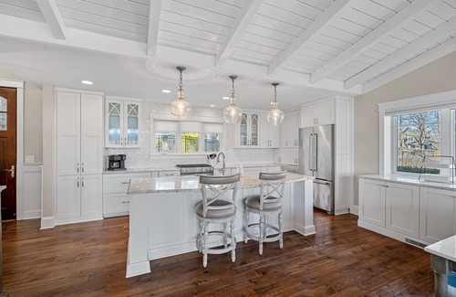 Terrell Casa | Island Breeze by SoCharm | Breathtaking / Expansive Lake Views
