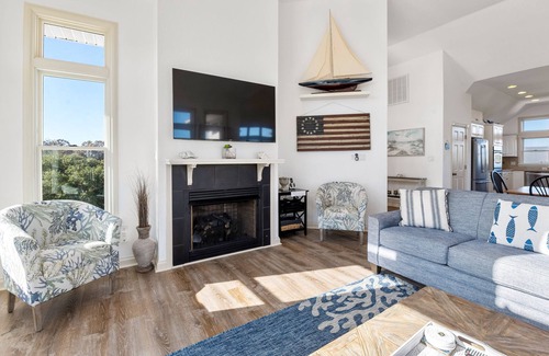 Pine Island Casa | Island Breeze: Heated Saltwater Pool | Rec Room