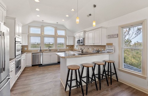 Pine Island Casa | Island Breeze: Heated Saltwater Pool | Rec Room