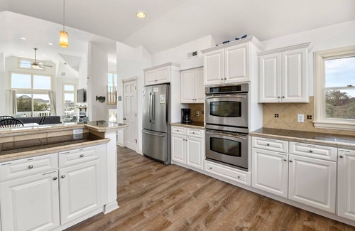 Pine Island Casa | Island Breeze: Heated Saltwater Pool | Rec Room