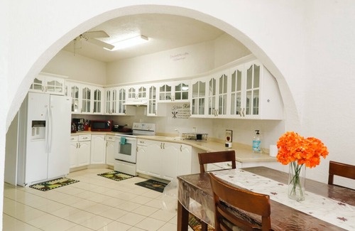Estate Frederikshaab Condominio | Island Castle Rentals - Saltwater Pool & Hot Tub- Lovely 3 Bedrooms