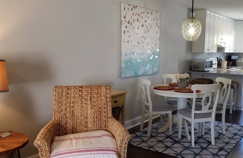 Surfside Beach Casa | Island House D : Stylish Updated Townhome - Steps to the Beach w/ Pool!