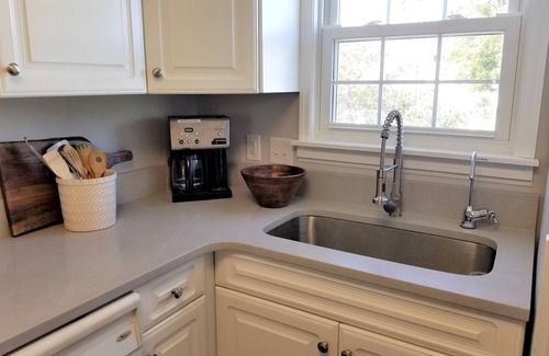 Surfside Beach Casa | Island House D : Stylish Updated Townhome - Steps to the Beach w/ Pool!