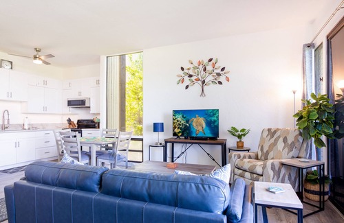 Waikoloa Condominio | Island oasis on golf course w/private lanai, pool, tennis, WiFi, & ocean views