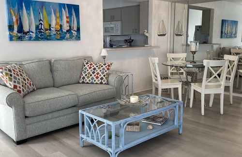 Whitney Beach Condominio | Island Property between Anna Maria and Bradenton Perico Island Holmes Beach